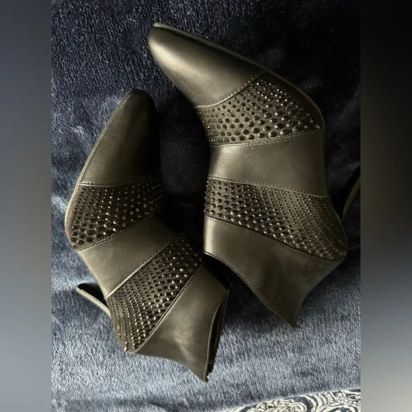 Impo black sparky booties Size 7 1/2 Never been worn🖤 - Picture 12 of 15